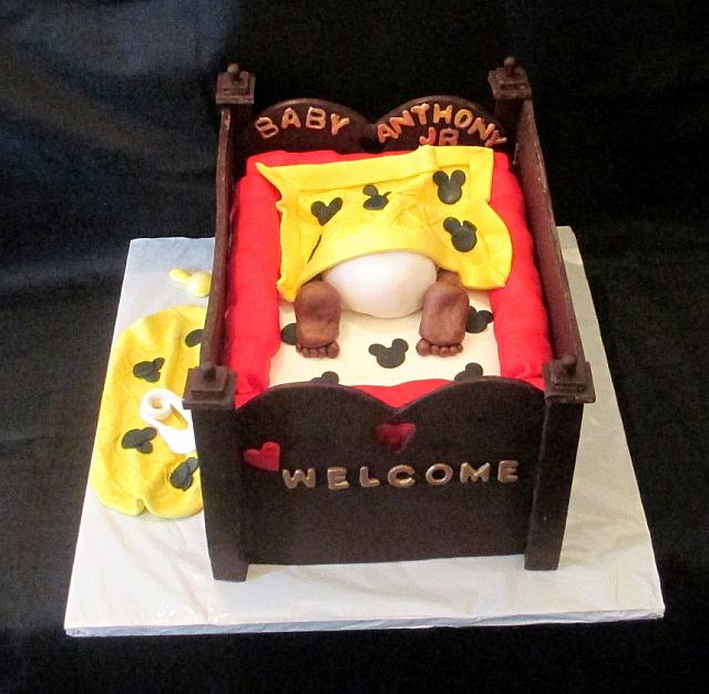 BabyCribCakeMickeyMouseThemeTopView