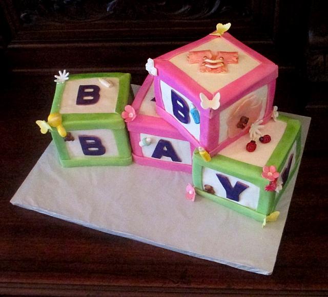 BabyBlocksFondantFourCakesTopView