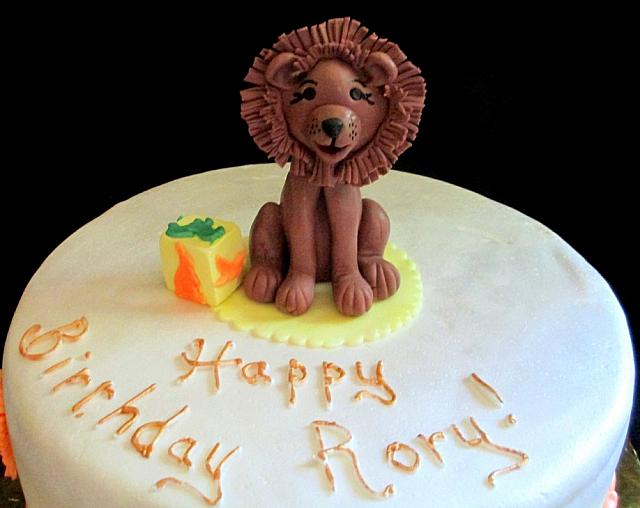 LionGumpasteFigurineCakeTopper