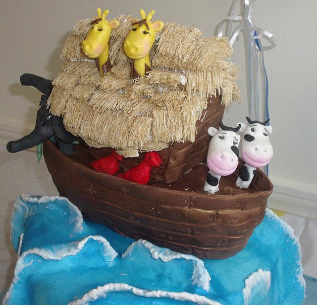 NoahsArkEdibleGumpasteAnimalsRightCloseUp