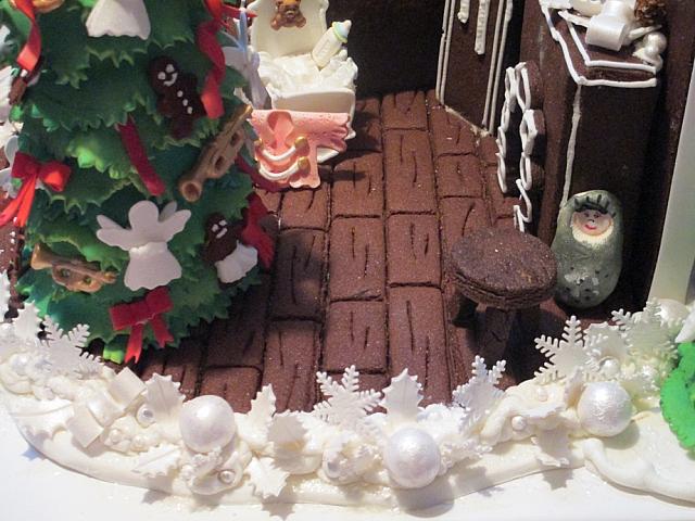 GingerbreadHouse2012GeorgeEastmanExhibitInside3