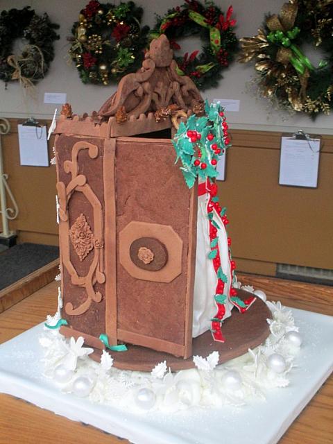 Gingerbread2013EastmanHouseStorybookChristmasGownDoorSide