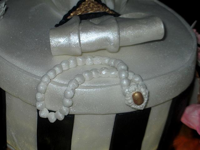 DunaGumpasteJewelryPearlBracelet2