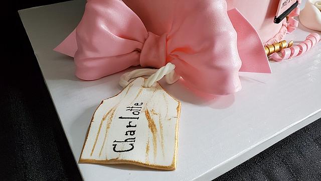 ChampagneThemeCakeNameTagGumpasteBow