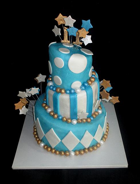 TopsyTurvyFondantCakeForSheaBackView