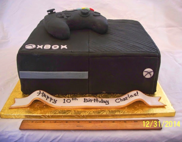 XboxBlackFondantCakeWithRuler