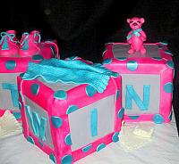 BabyBlocksCakeForTwinsCloseUp1