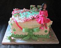 BabyShowerClothesShoesPregnantFigurineFondantCakeFront