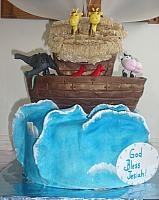 NoahsArkOnOceanChristeningCakeCloseUp