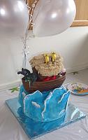 NoahsArkOnOceanChristeningCakeView2