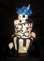 Topsy Turvy Black And White Scantlin Cake