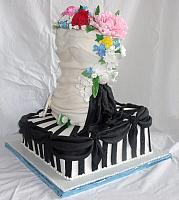 BridalShowerFeminineBodiceBlackWhiteCakeView1