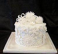 WeddingCakeWhiteFloralVeganMain